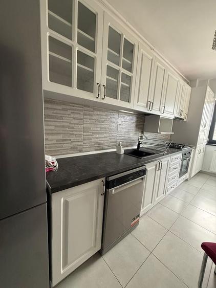 Apartament cu 2 camere decomandat în Lacul Morii