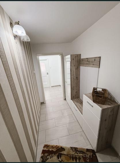 Apartament cu 3 camere decomandat în Gorjului