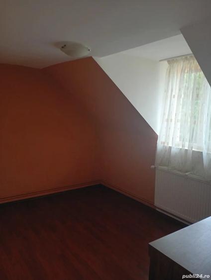 Casă cu 5 camere în Central