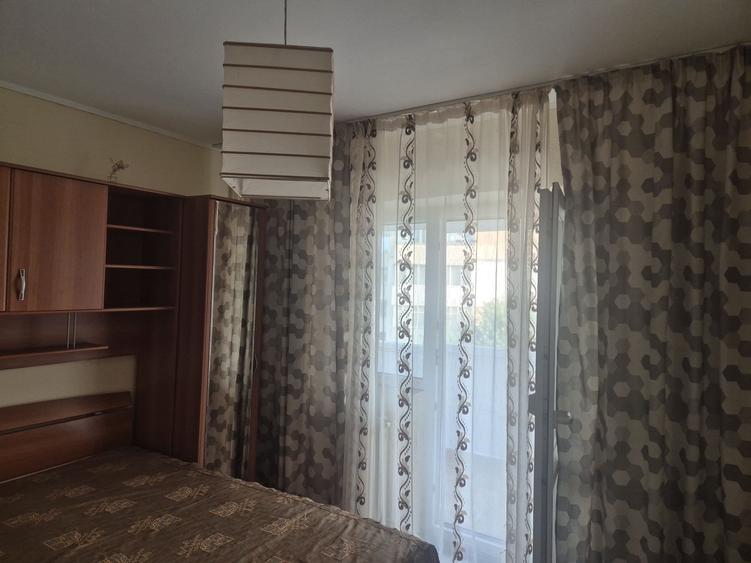 Apartament cu 2 camere decomandat în Pajura