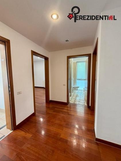 Apartament cu 4 camere semidecomandat în Primăverii