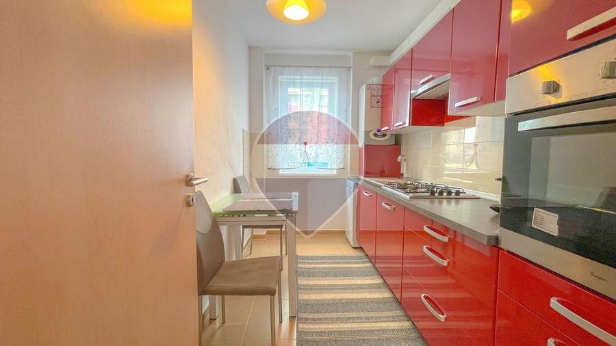 Apartament cu 2 camere decomandat, mobilat în Tractorul