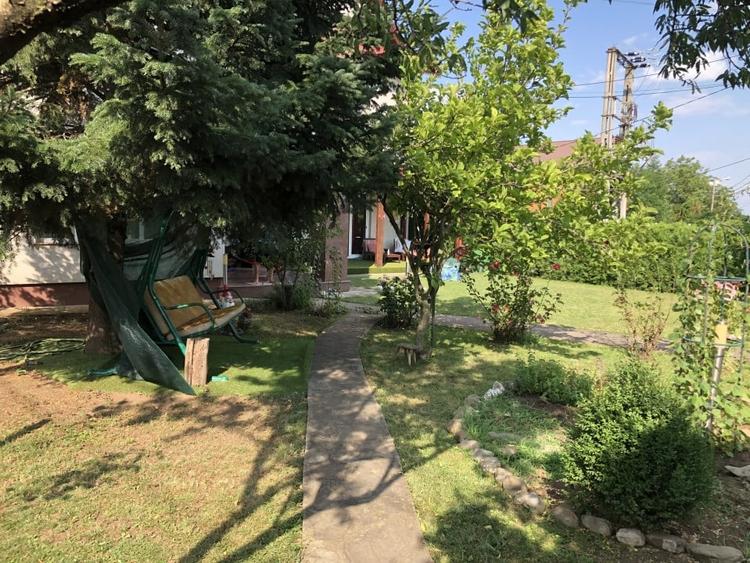Casă individuală cu 6 camere cu Canalizare în Albert