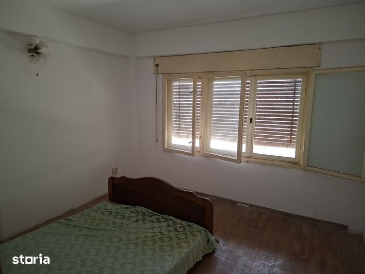 Apartament cu 4 camere, mobilat în Central