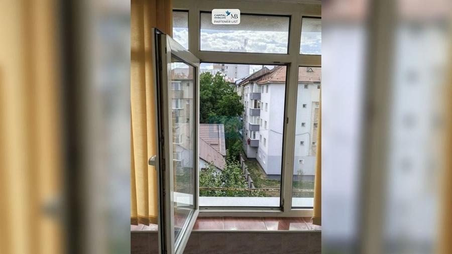 Apartament cu 3 camere decomandat în Obcini