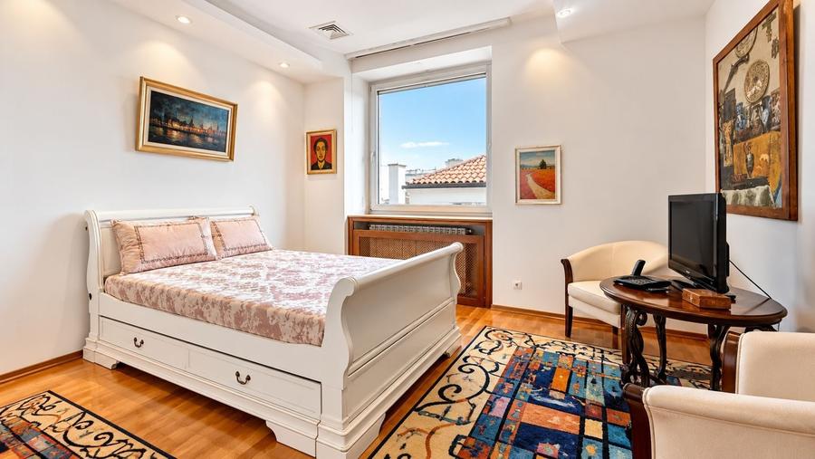 Apartament cu 3 camere decomandat, mobilat în Primăverii