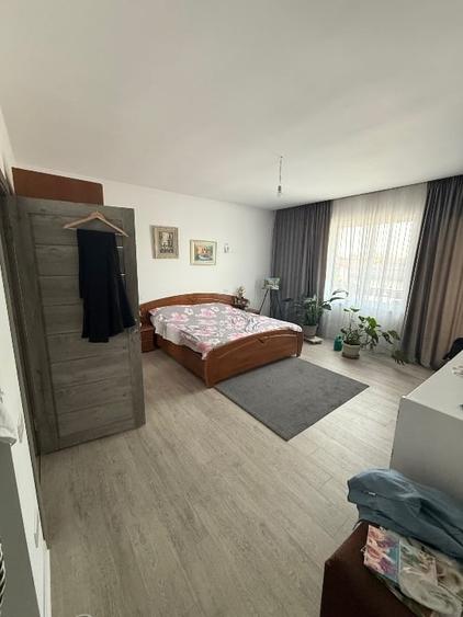 Casă individuală cu 4 camere cu Canalizare în Central