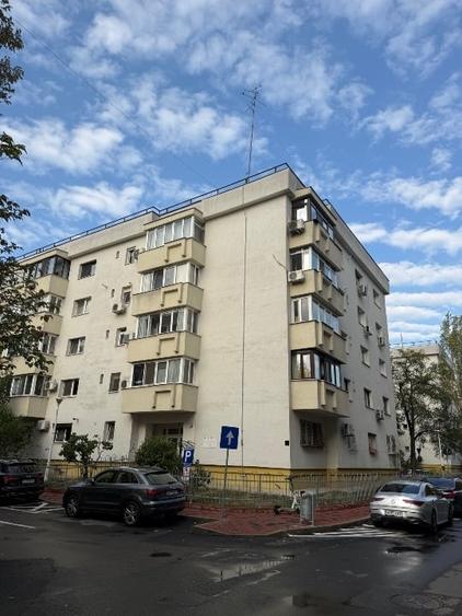 Apartament cu 2 camere decomandat în Decebal