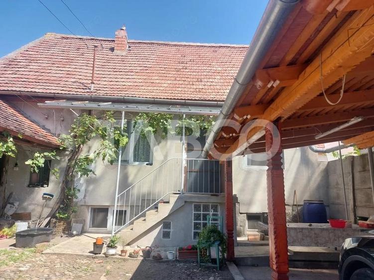 Casă cu 4 camere cu Teren 759 Mp în Central