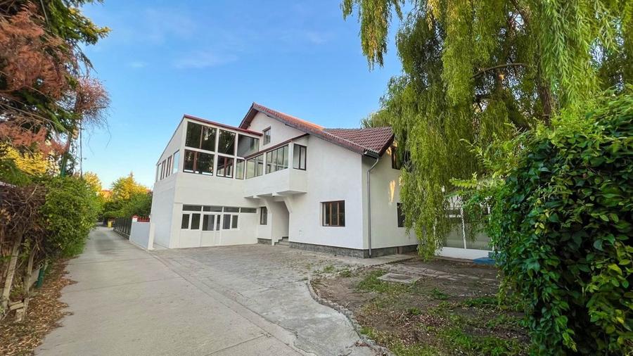 Casă individuală cu 10 camere cu Piscina în Pipera