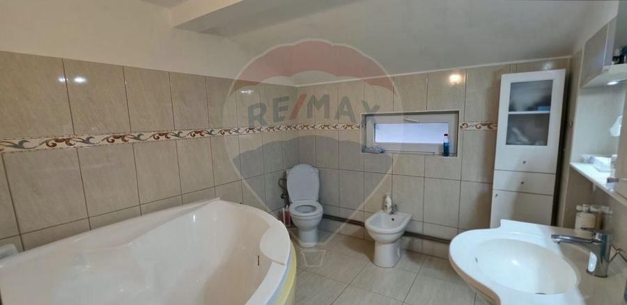 Casă individuală cu 6 camere cu Teren 389 Mp în Micro 3