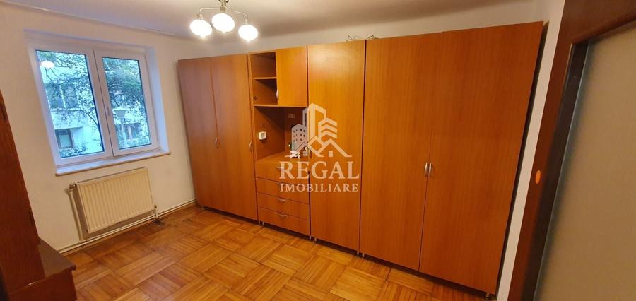 Apartament cu 2 camere decomandat, mobilat în Central