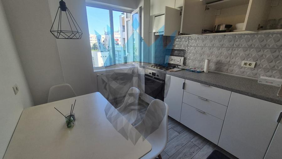 Apartament cu 3 camere decomandat, mobilat în Alexandru Obregia