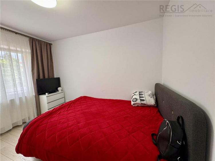 Apartament cu 3 camere decomandat în Triaj