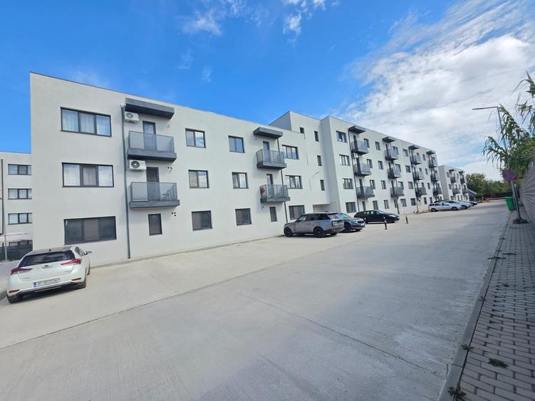 Apartament cu 2 camere semidecomandat în 1 Decembrie