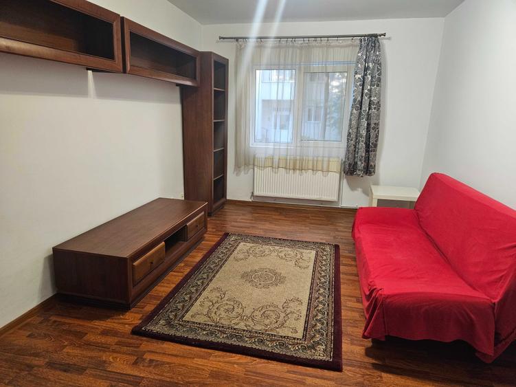 Apartment 2 camere decomandat parter Nicolina 1 - 3