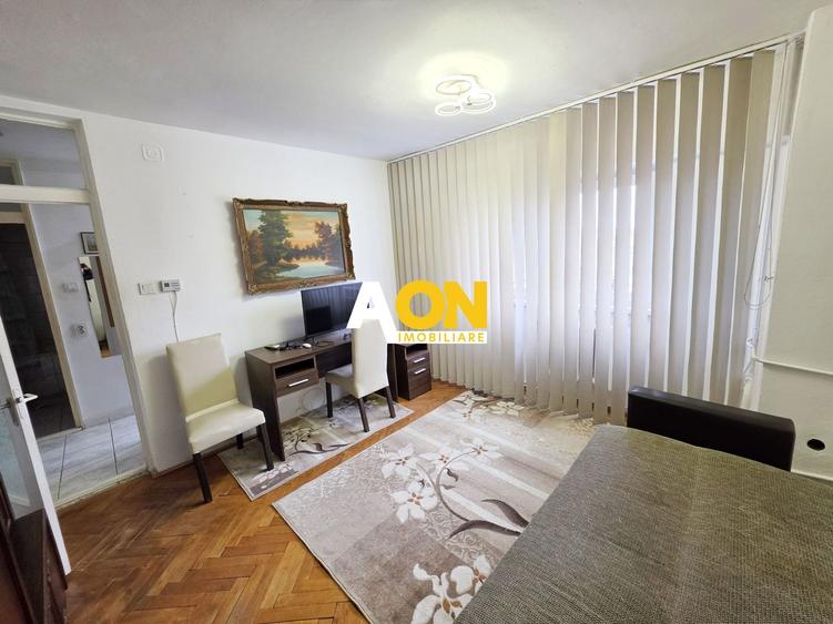 Garsonieră decomandată, mobilată în Cetate