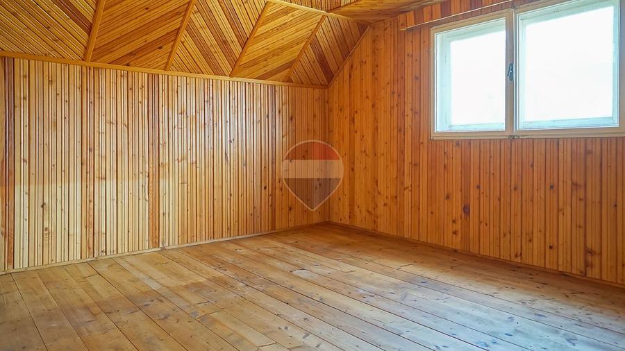 Casă individuală cu 6 camere cu Teren 1915 Mp în Bran