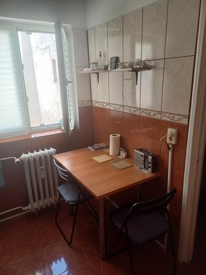 Apartament cu 3 camere decomandat în Valea Oltului