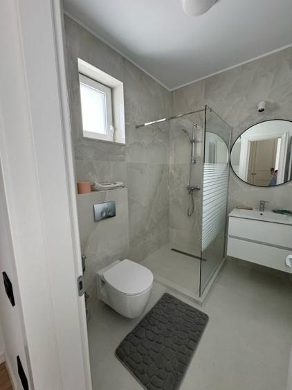 Casă individuală cu 5 camere cu Canalizare în Voluntari