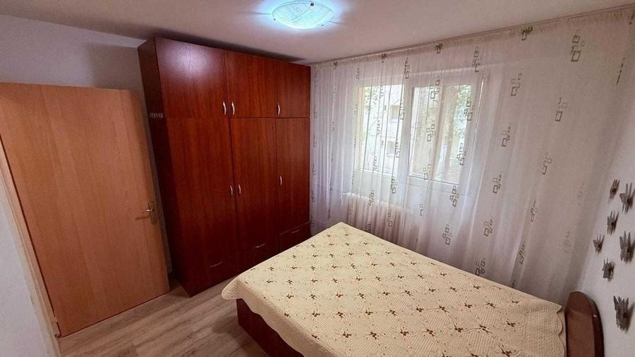 Apartament cu 2 camere decomandat, mobilat în Tei