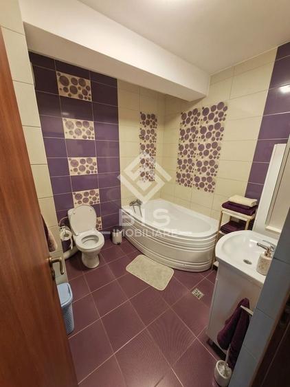 Apartament cu 3 camere decomandat în Sud