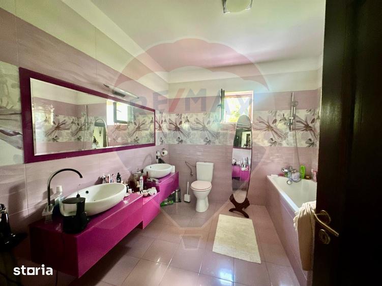 Casă cu 6 camere cu Teren 600 Mp în Brănești