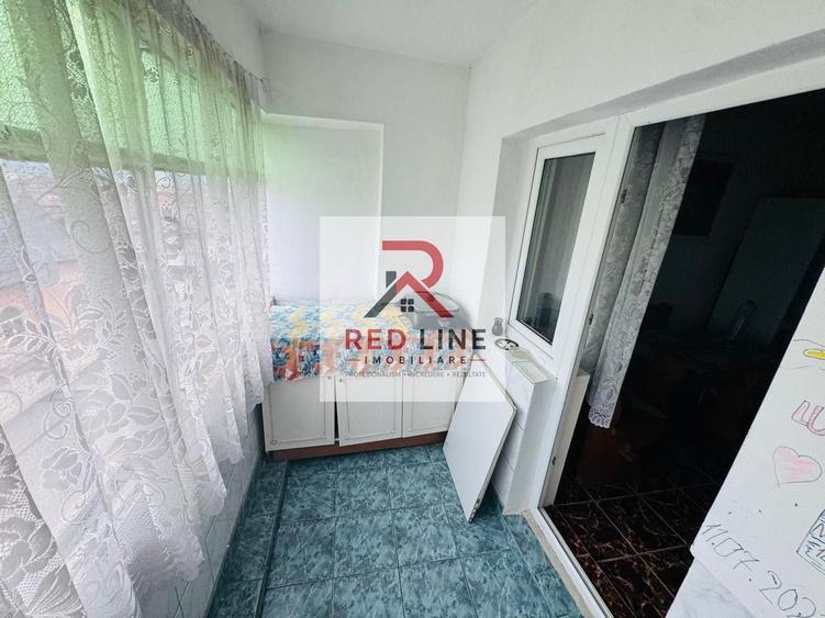 Apartament cu 3 camere decomandat în Aluniș