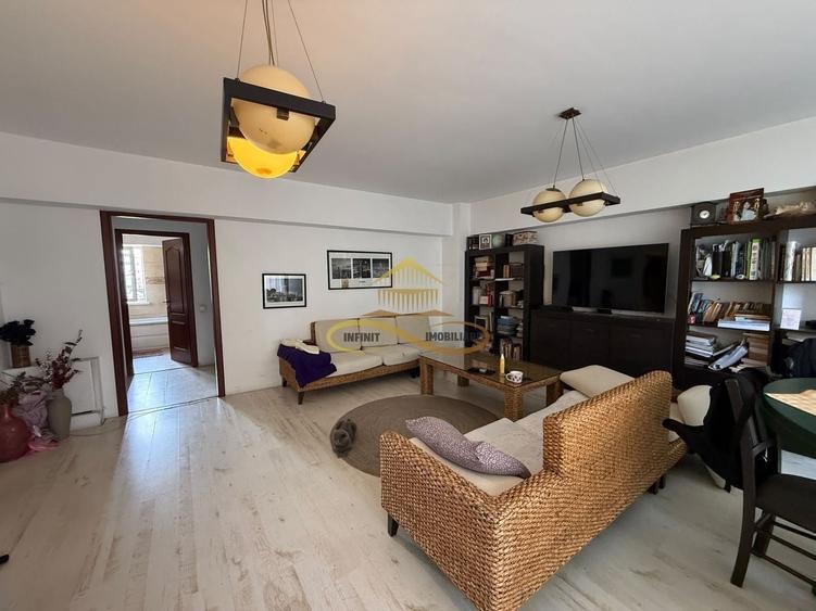 Apartament cu 4 camere decomandat în 9 Mai