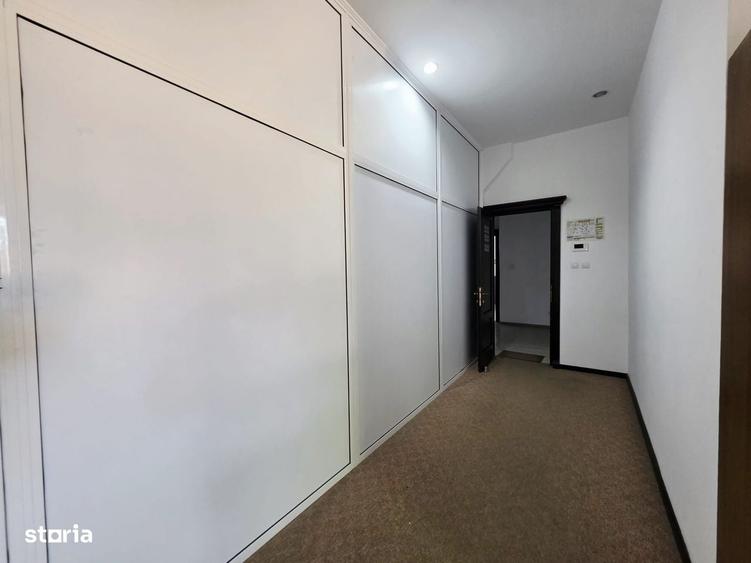 Spațiu comercial, de 163 mp, în Podu Roș