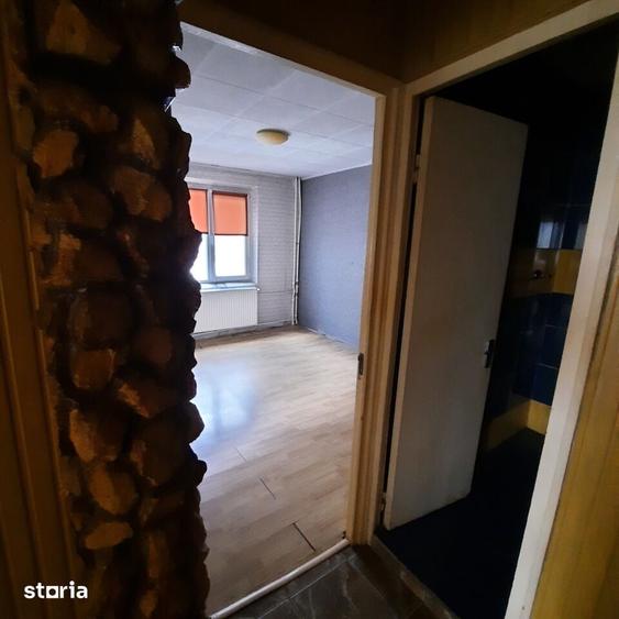 Apartament cu 4 camere în Berceni