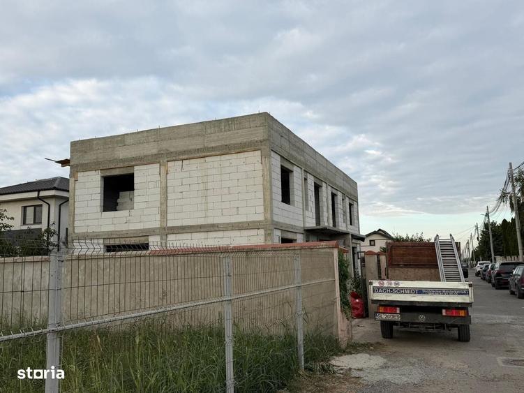 Casă cu 4 camere în Vânători