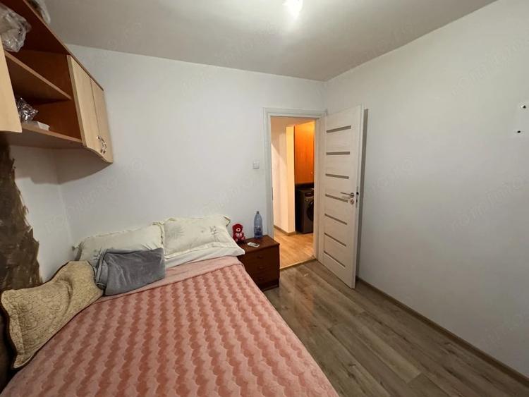 Apartament cu 4 camere decomandat în Lăpuș Argeș