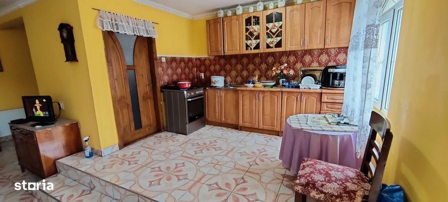 2 CASE / str. Eminescu - 5