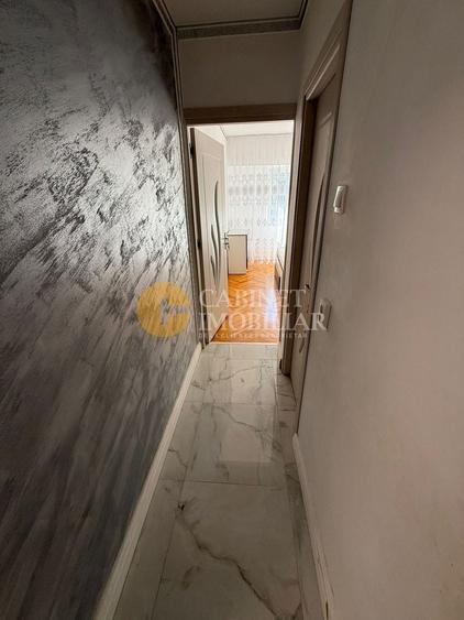 Apartament cu 3 camere decomandat, mobilat în Dacia
