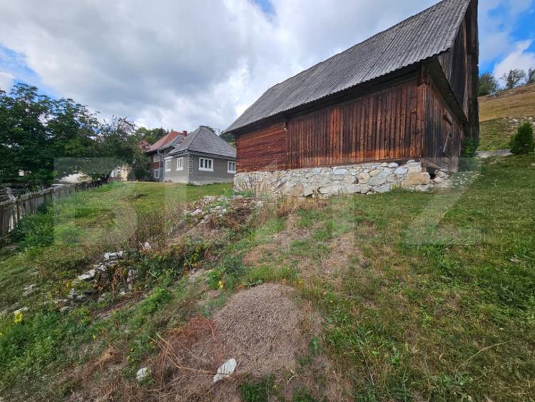 Casă cu 5 camere cu Teren 1855 Mp în Tomuțești