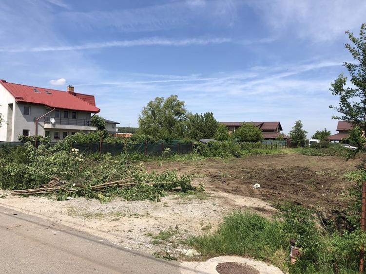 Teren în Ostratu
