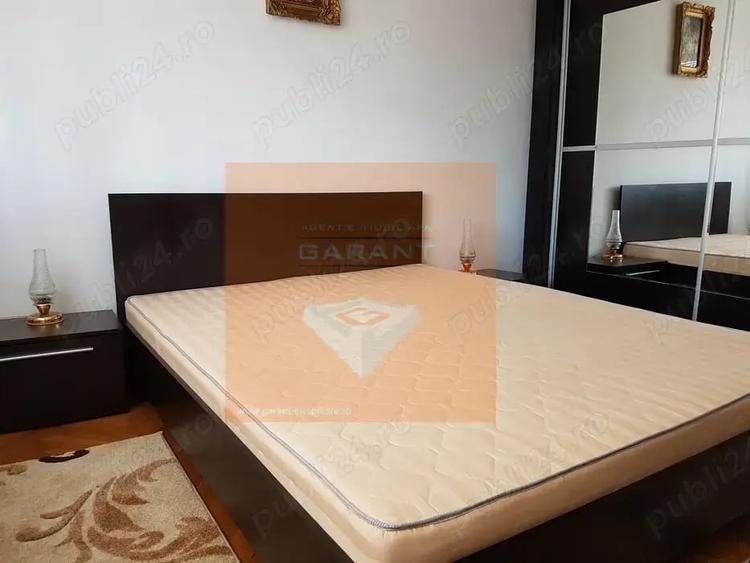 Apartament cu 4 camere decomandat în Central