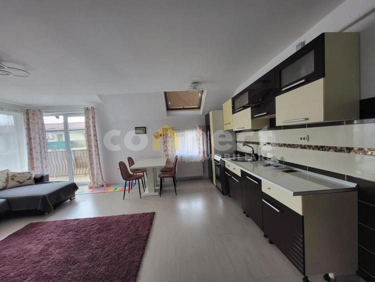 Apartament cu 2 camere semidecomandat, mobilat în Florești