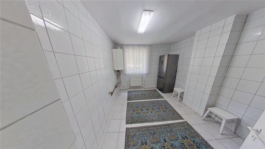 Apartament cu 3 camere decomandat în Astra