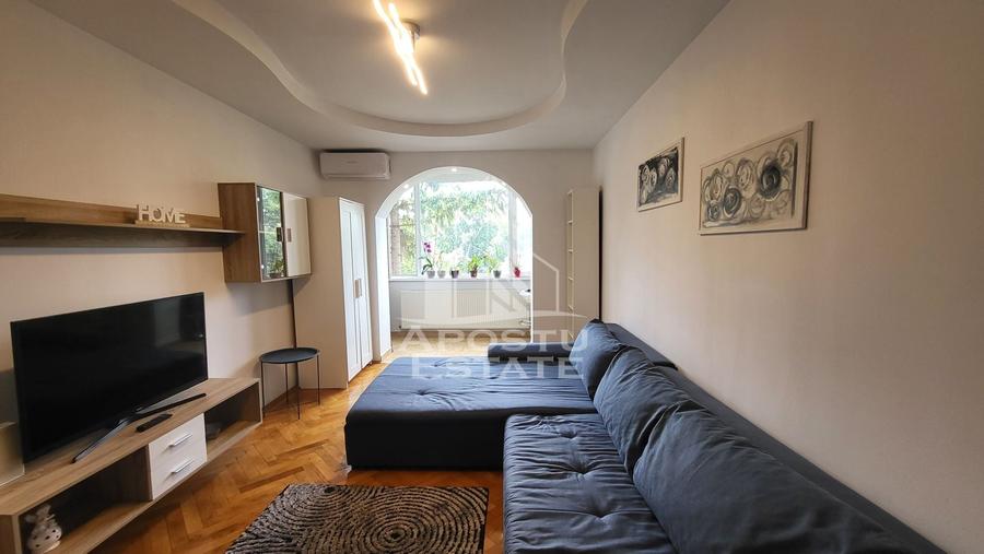 Apartament cu 2 camere decomandat, mobilat în Ultracentral