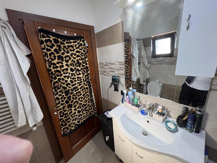 Duplex cu 5 camere cu Teren 300 Mp în Jilava