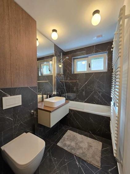 Apartament cu 3 camere semidecomandat în Circumvalațiunii