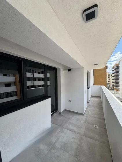 Apartament cu 2 camere decomandat, mobilat în Est