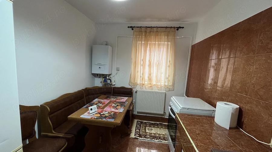 Apartament cu 3 camere decomandat în Dorobanți 1