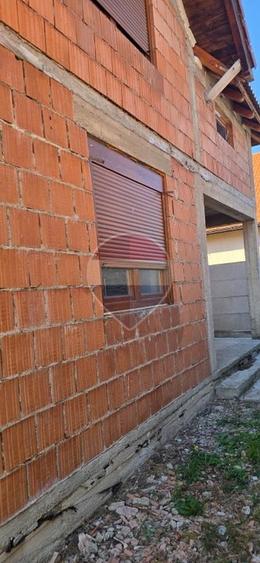 Casă individuală cu 4 camere cu Teren 301 Mp în Zimandu Nou