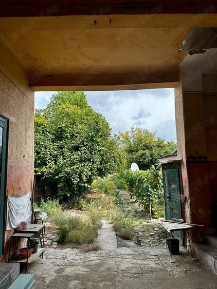 Casă cu 6 camere cu Teren 4300 Mp în Otelec