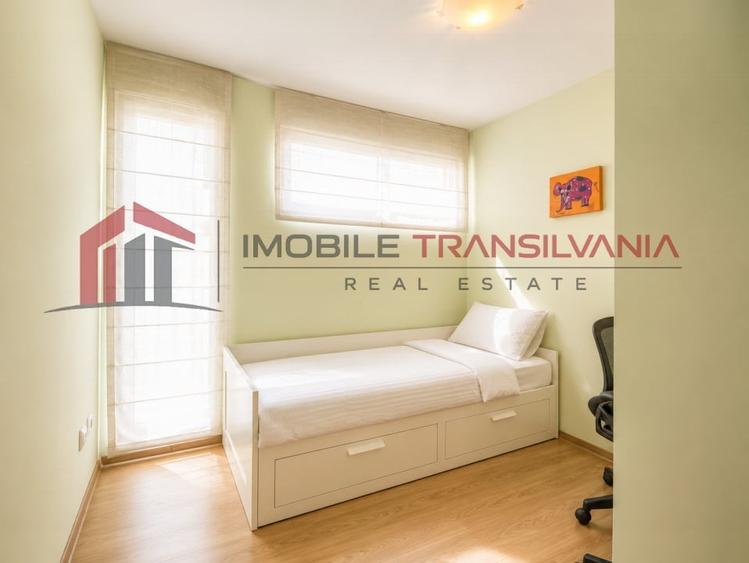 Apartament cu 3 camere semidecomandat, mobilat în Florești