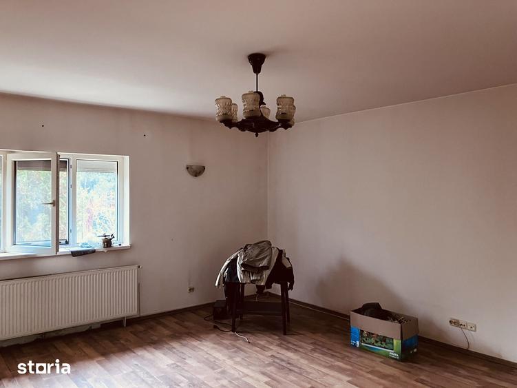 Casă cu 4 camere cu Teren 600 Mp în Domnești