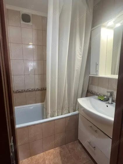 Apartament cu 2 camere semidecomandat în Buziașului